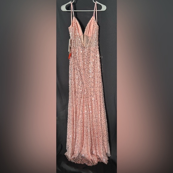 Flawed Mac Duggal 68175 NWT Pink Embellished Plunge Neck Sleeveless Trumpet Gown - Picture 6 of 11
